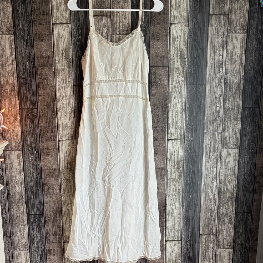 Vintage Seamprufe Elegant White Chemise Slip for Women